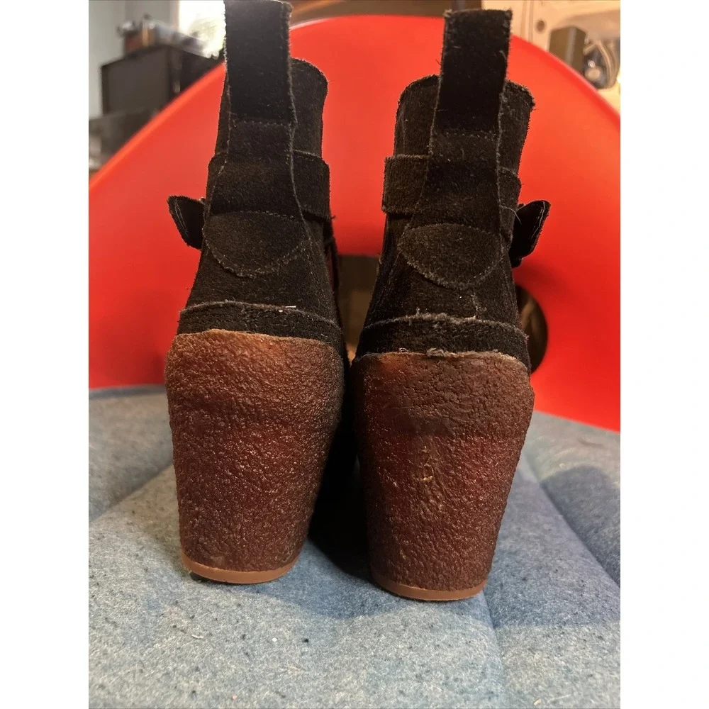 MERRELL Size 9.5 Suede Wedge Heel Tremblant Buckle Platform Boots Ankle Booties